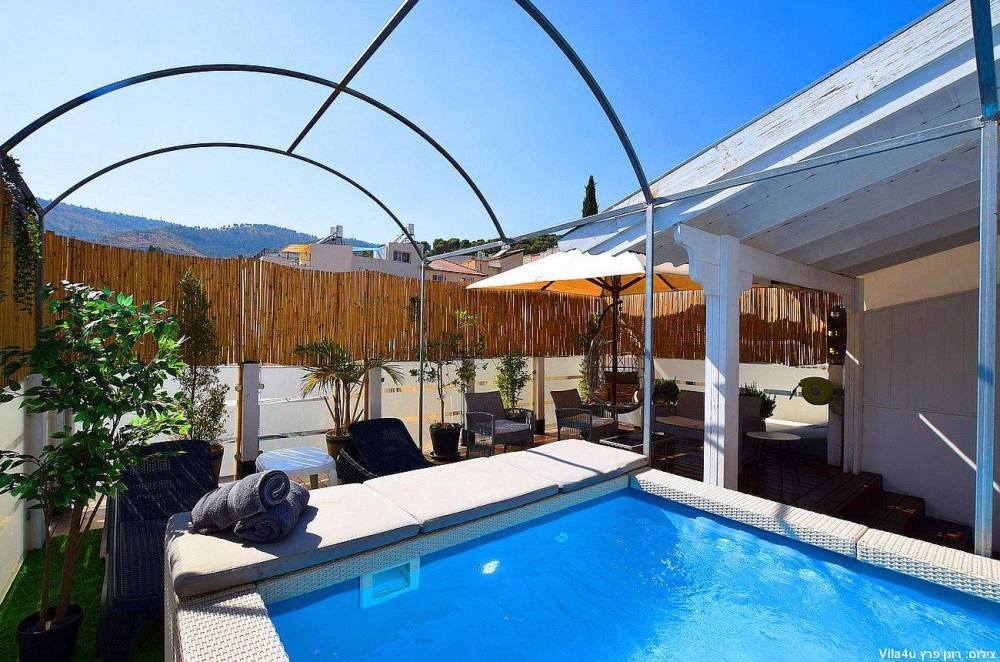 89708 גלריית חוץ, וילה גיגס האוס בוטיק, וילה  בחצור הגלילית וילות - Vila 4 U