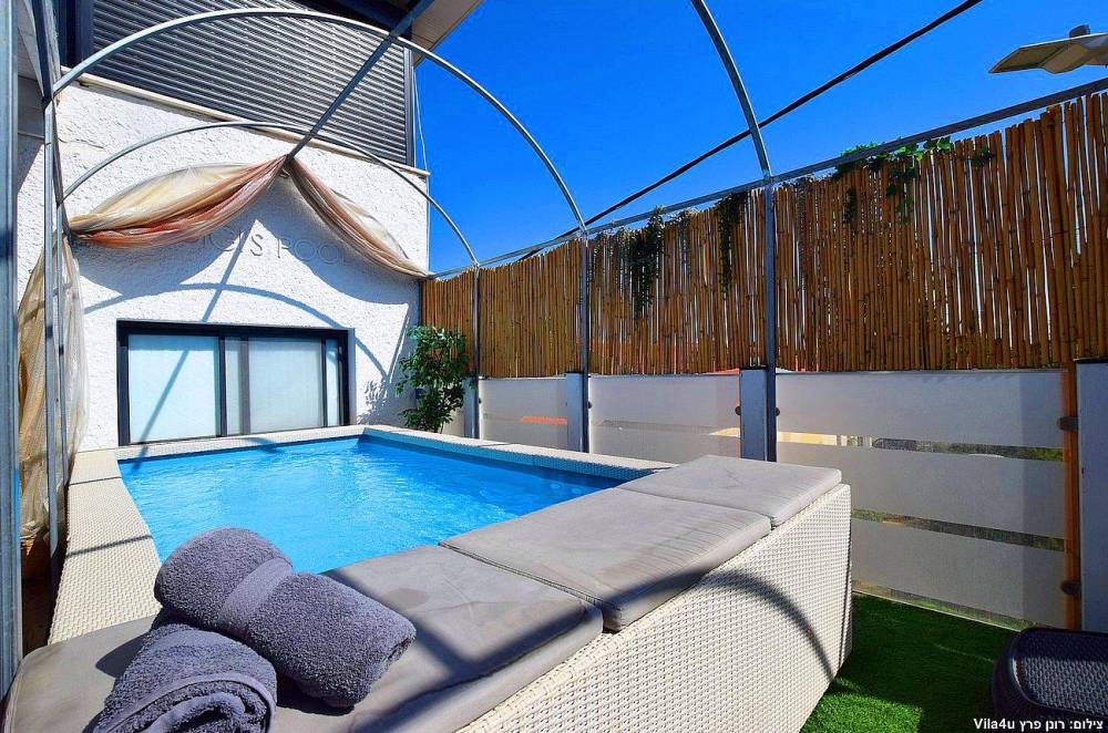 89711 גלריית חוץ, וילה גיגס האוס בוטיק, וילה  בחצור הגלילית וילות - Vila 4 U