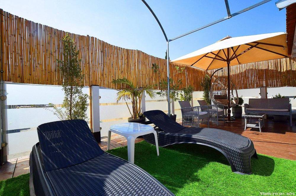 89712 גלריית חוץ, וילה גיגס האוס בוטיק, וילה  בחצור הגלילית וילות - Vila 4 U