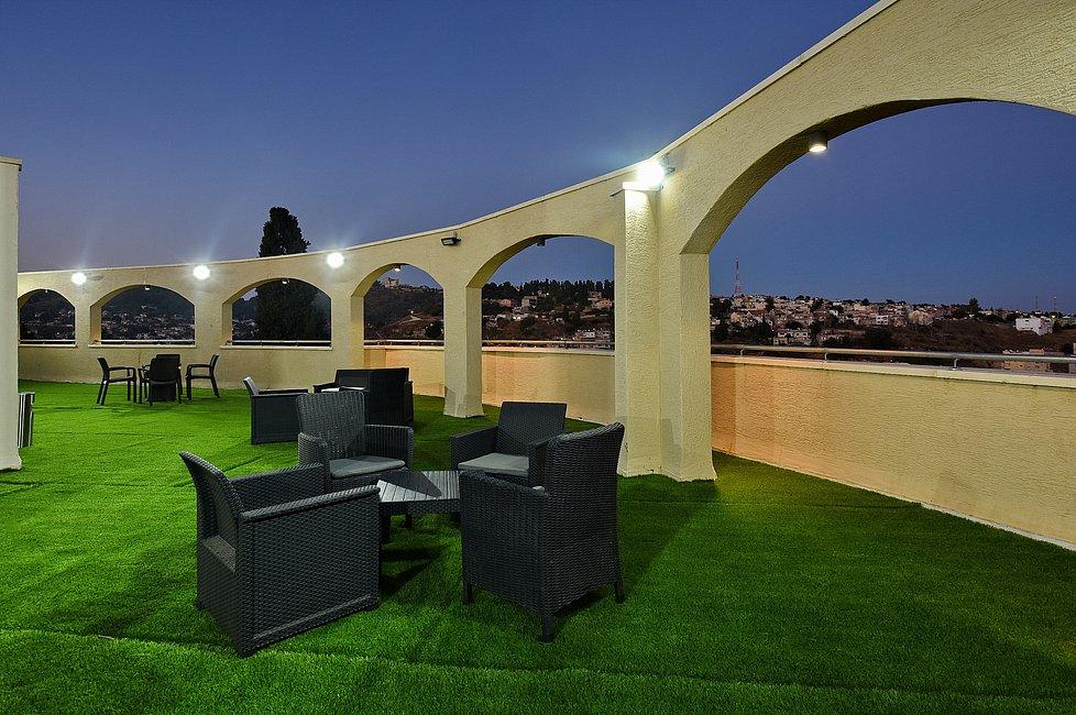 89778 המתחם החיצוני, מלון רומנו, וילה  בצפת וילות - Vila 4 U