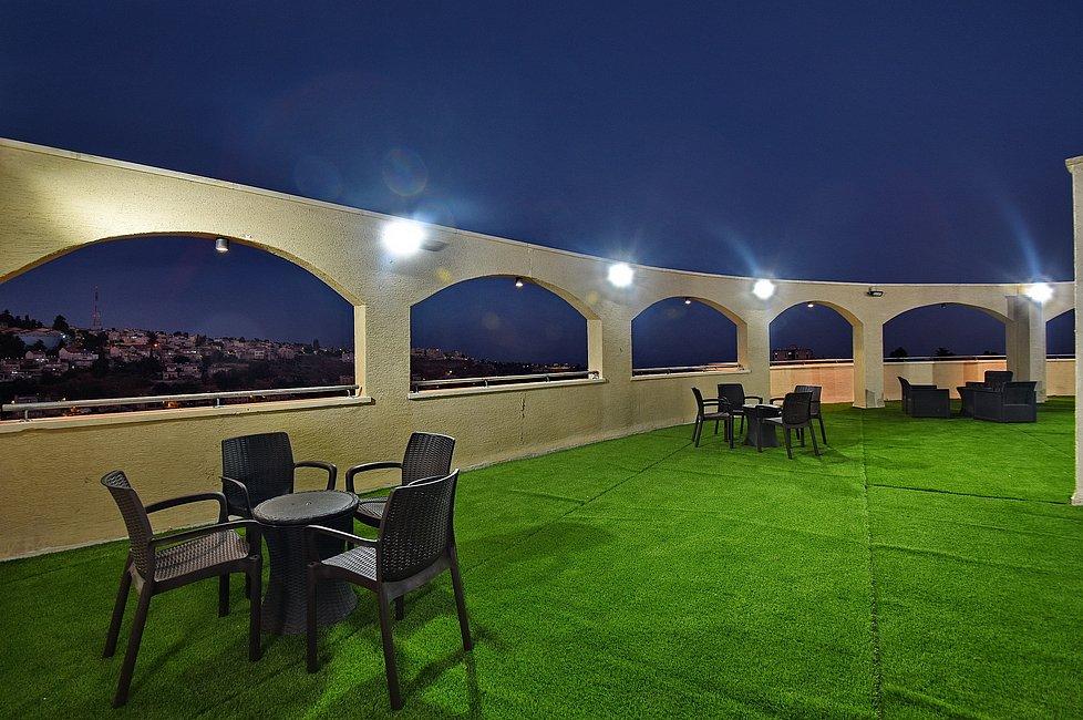 89787 המתחם החיצוני, מלון רומנו, וילה  בצפת וילות - Vila 4 U