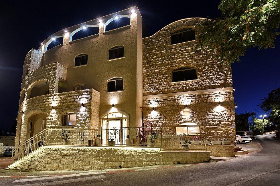 89791 המתחם החיצוני, מלון רומנו, וילה  בצפת וילות - Vila 4 U