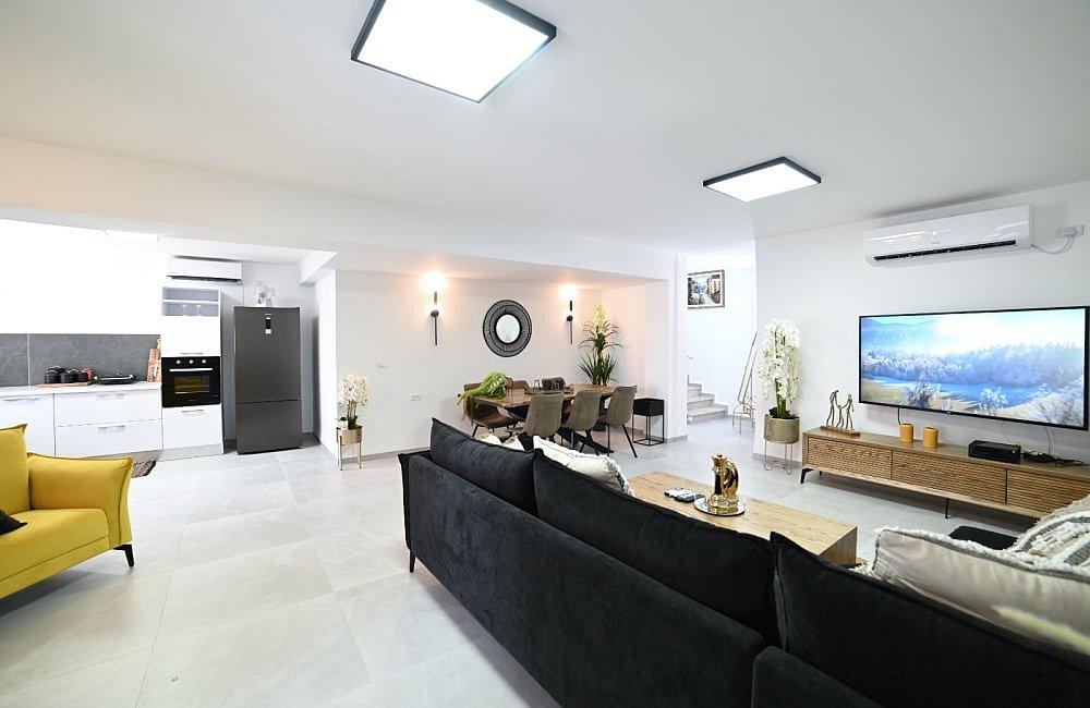 91747 גלריה כללית, וילה רקפת, וילה  בטבריה וילות - Vila 4 U