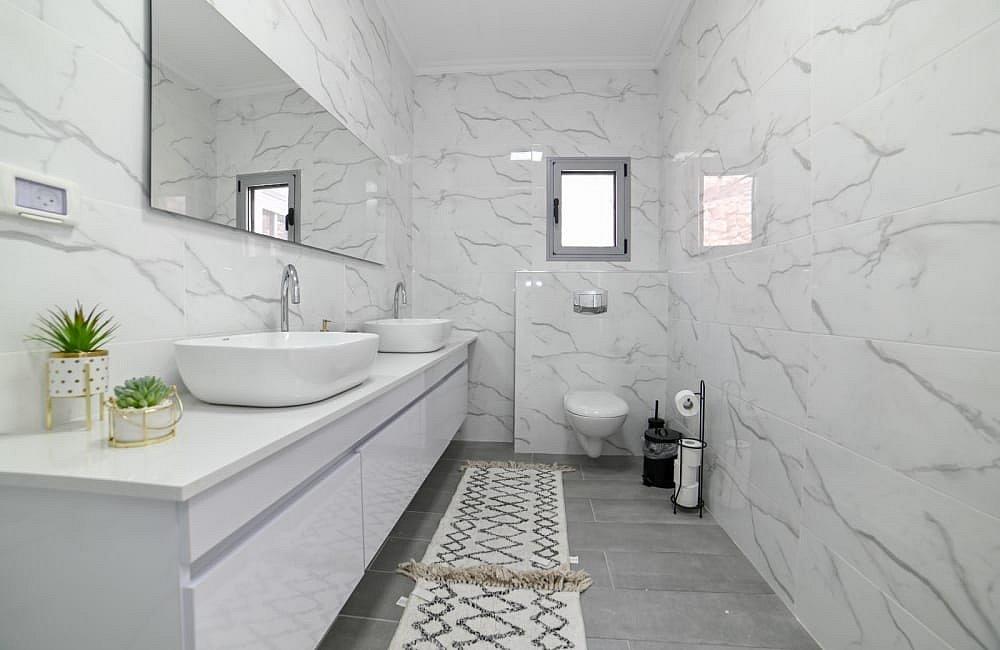 91768 פנים הוילה והחדרים, וילה רקפת, וילה  בטבריה וילות - Vila 4 U