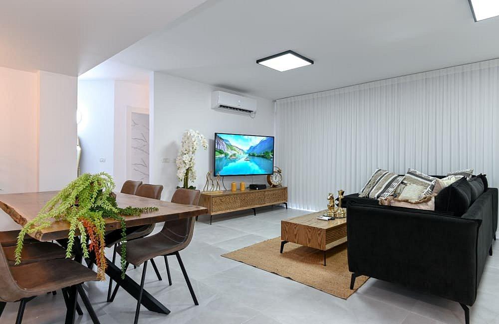 91777 פנים הוילה והחדרים, וילה רקפת, וילה  בטבריה וילות - Vila 4 U