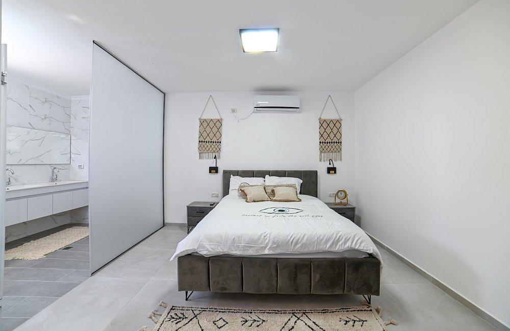 91783 פנים הוילה והחדרים, וילה רקפת, וילה  בטבריה וילות - Vila 4 U