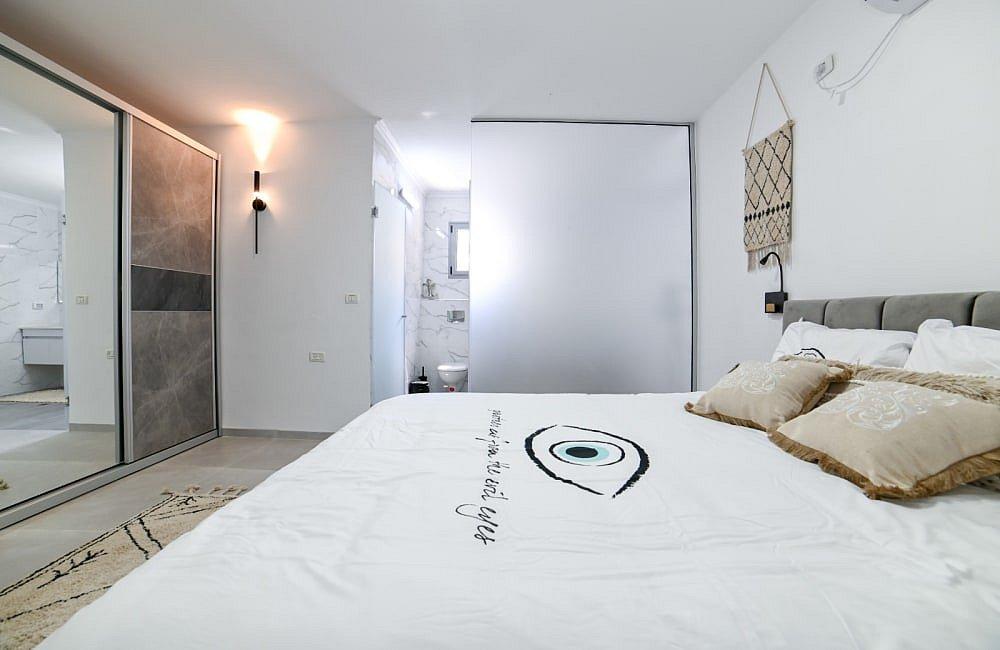 91786 פנים הוילה והחדרים, וילה רקפת, וילה  בטבריה וילות - Vila 4 U