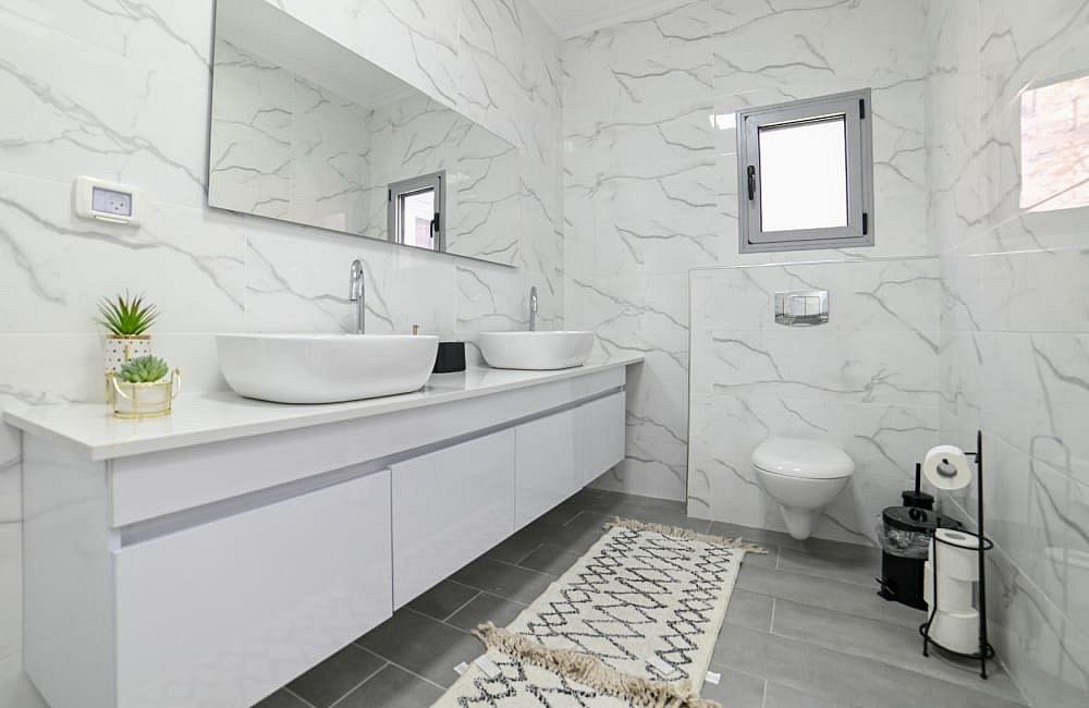 91801 פנים הוילה והחדרים, וילה רקפת, וילה  בטבריה וילות - Vila 4 U