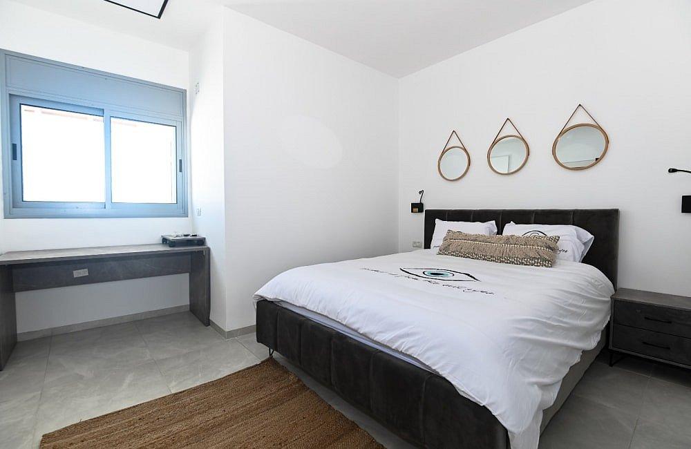 91810 פנים הוילה והחדרים, וילה רקפת, וילה  בטבריה וילות - Vila 4 U