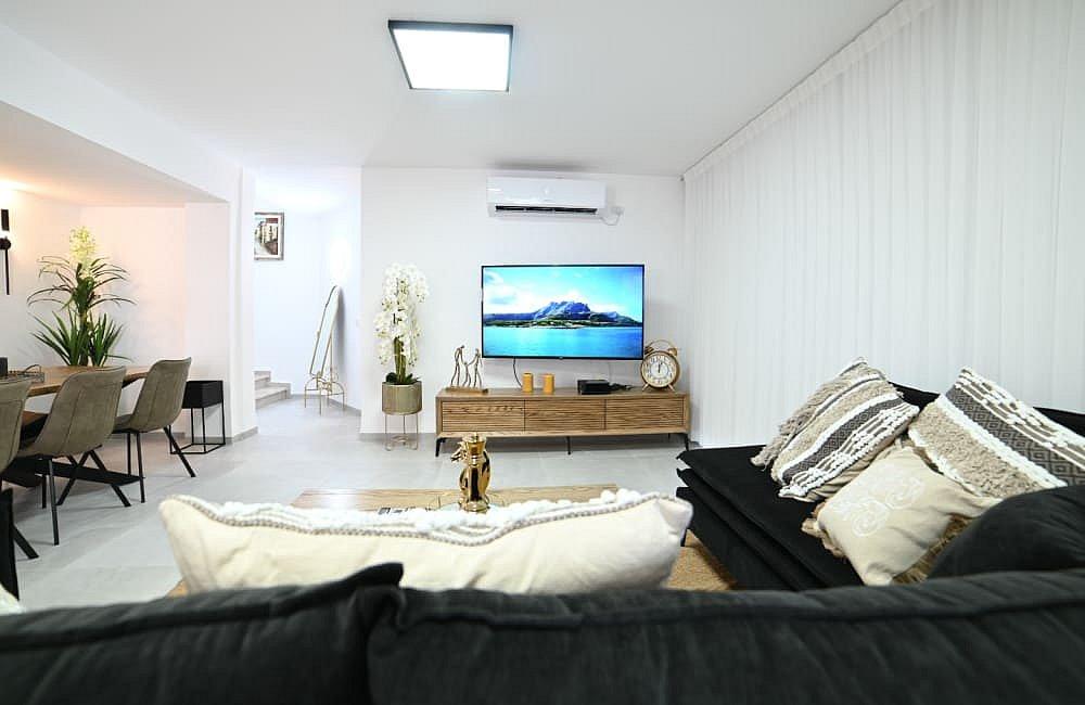 91814 פנים הוילה והחדרים, וילה רקפת, וילה  בטבריה וילות - Vila 4 U