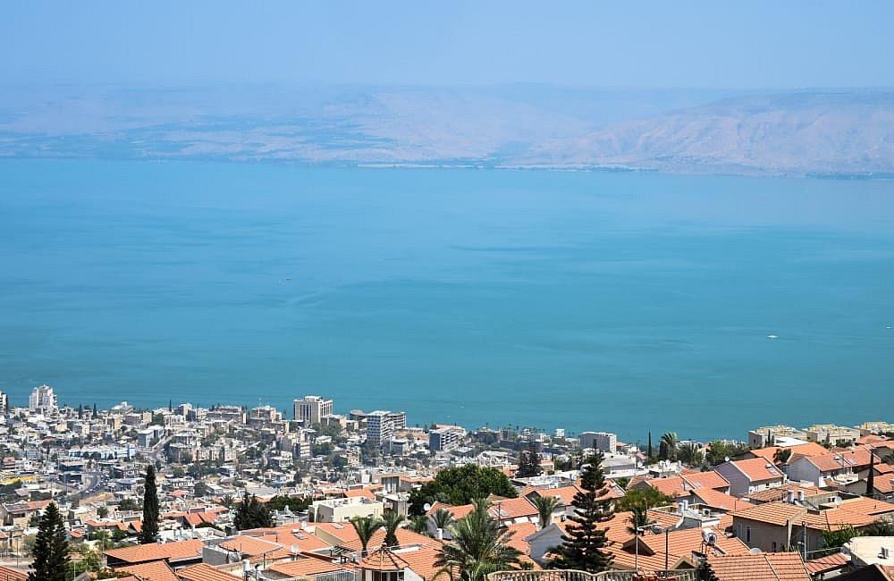 91821 המתחם החיצוני, וילה רקפת, וילה  בטבריה וילות - Vila 4 U