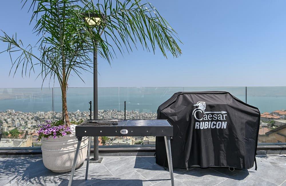 91826 המתחם החיצוני, וילה רקפת, וילה  בטבריה וילות - Vila 4 U