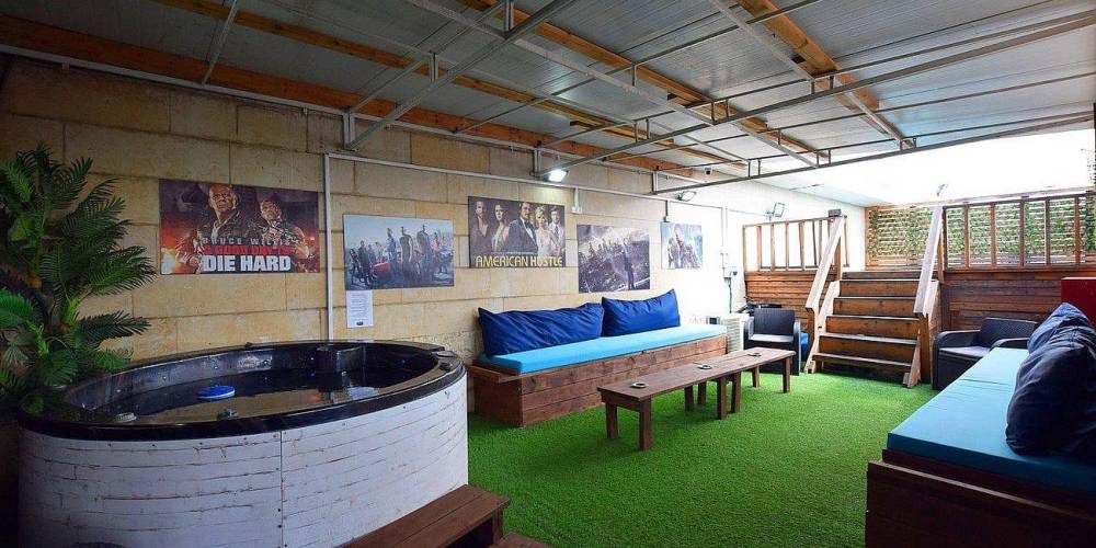 92519 גלרית כללית, לופט מהסרטים, וילה  בנתניה וילות - Vila 4 U