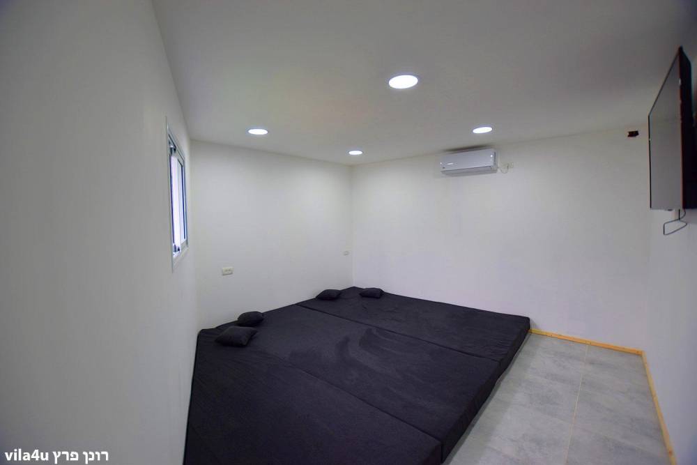 93779 מתחם פנימי, אינדיגו, וילה  בתל אביב וילות - Vila 4 U