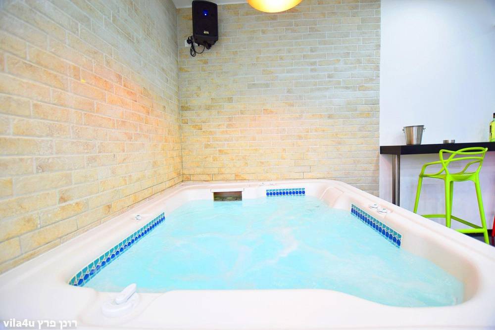 93782 מתחם פנימי, אינדיגו, וילה  בתל אביב וילות - Vila 4 U