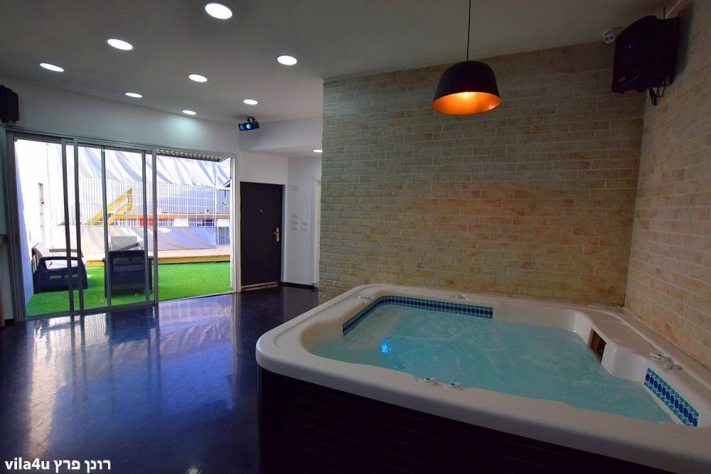 93786 מתחם פנימי, אינדיגו, וילה  בתל אביב וילות - Vila 4 U