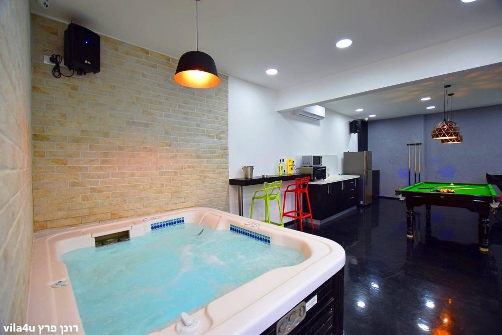 93790 מתחם פנימי, אינדיגו, וילה  בתל אביב וילות - Vila 4 U