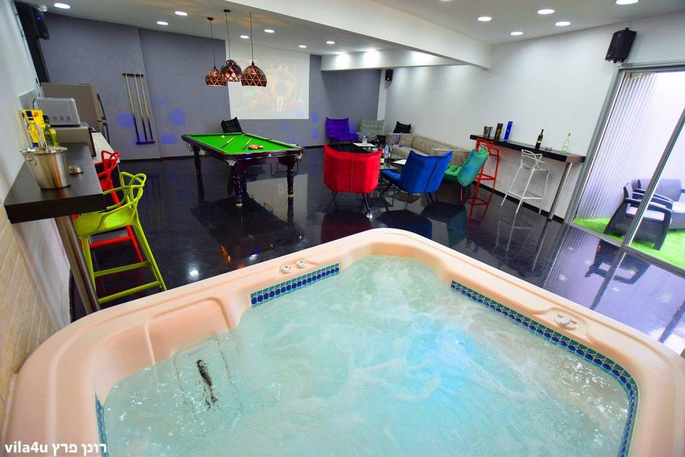 93795 מתחם פנימי, אינדיגו, וילה  בתל אביב וילות - Vila 4 U