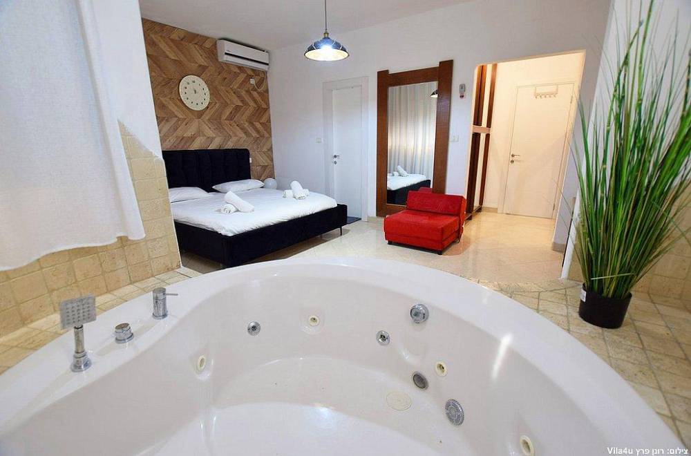 96371 מתחם פנימי, וילה גולדן, וילה  בראש פינה וילות - Vila 4 U