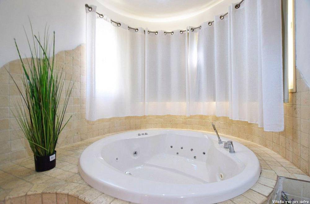 96372 מתחם פנימי, וילה גולדן, וילה  בראש פינה וילות - Vila 4 U