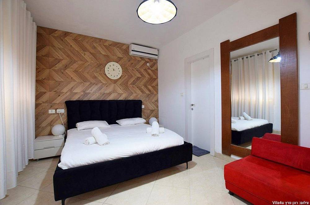 96377 מתחם פנימי, וילה גולדן, וילה  בראש פינה וילות - Vila 4 U