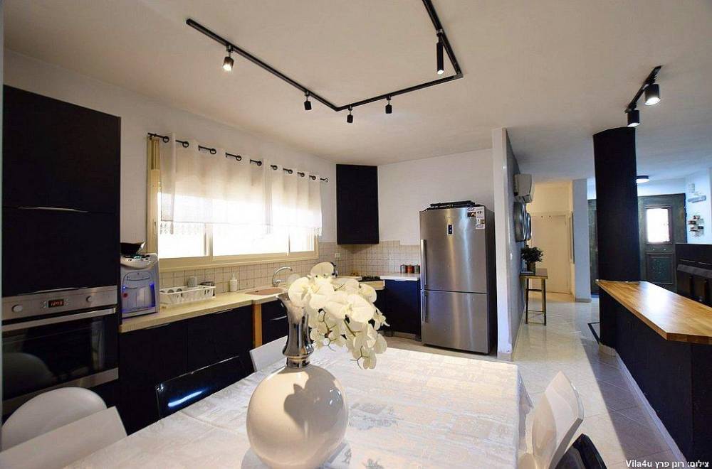 96385 מתחם פנימי, וילה גולדן, וילה  בראש פינה וילות - Vila 4 U