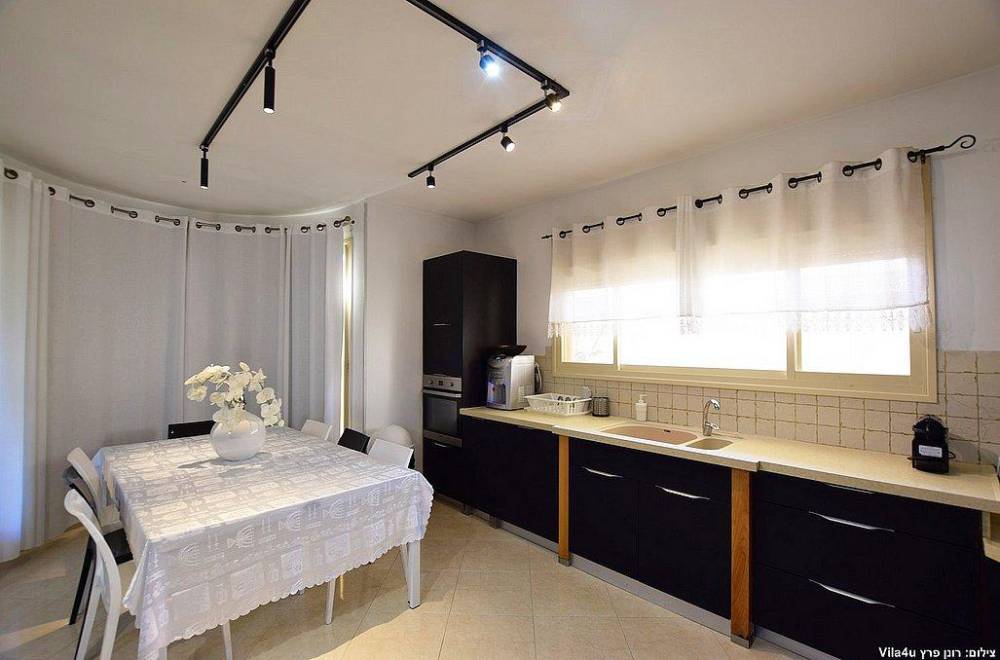 96388 מתחם פנימי, וילה גולדן, וילה  בראש פינה וילות - Vila 4 U