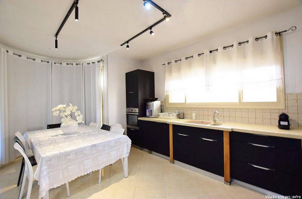 96393 מתחם פנימי, וילה גולדן, וילה  בראש פינה וילות - Vila 4 U