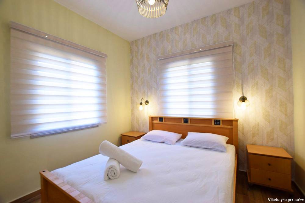 97661 אחוזה בבוסתן, אחוזה בבוסתן, וילה  בעין אל אסד וילות - Vila 4 U