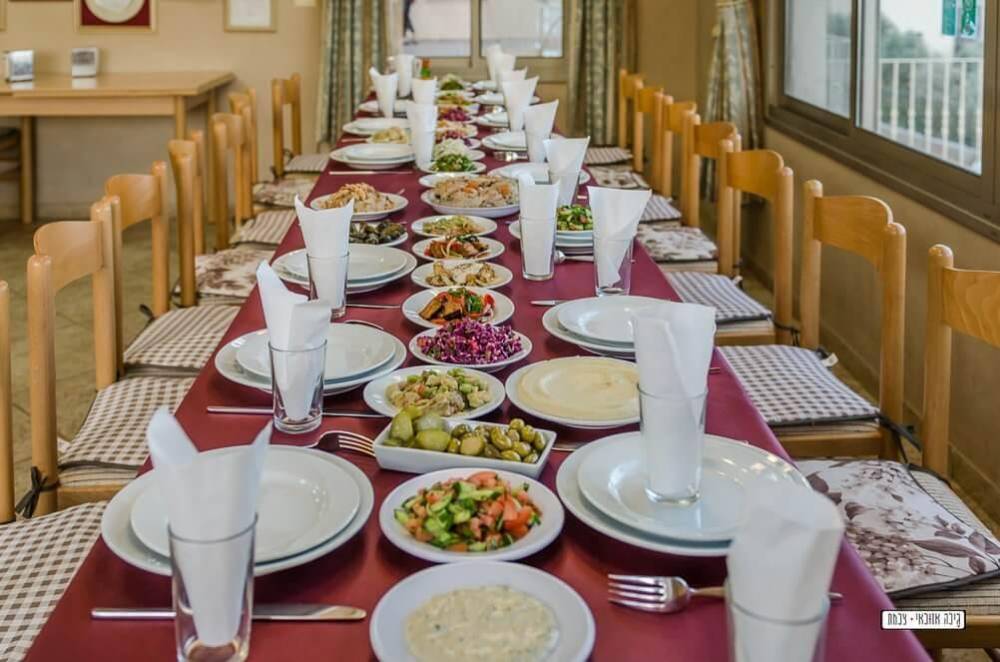 97676 הסוויטות והמתחם המשותף, אחוזה בבוסתן, וילה  בעין אל אסד וילות - Vila 4 U