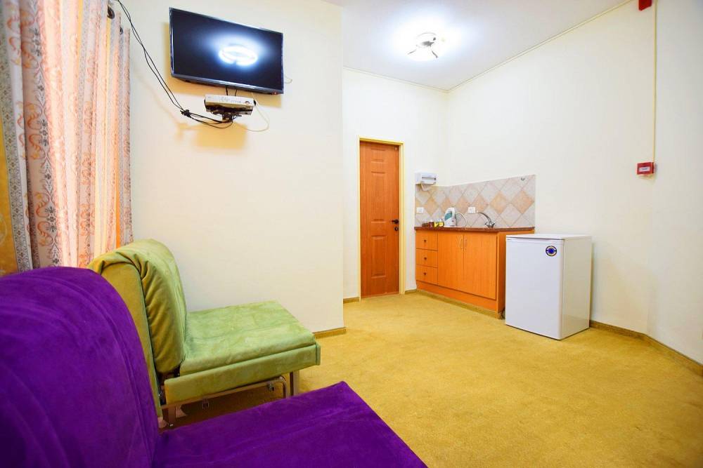 97678 הסוויטות והמתחם המשותף, אחוזה בבוסתן, וילה  בעין אל אסד וילות - Vila 4 U