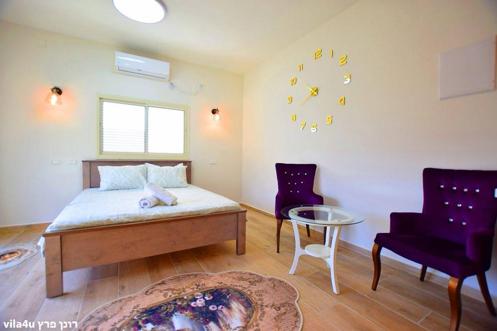 97683 הסוויטות והמתחם המשותף, אחוזה בבוסתן, וילה  בעין אל אסד וילות - Vila 4 U