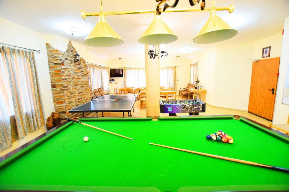 97684 הסוויטות והמתחם המשותף, אחוזה בבוסתן, וילה  בעין אל אסד וילות - Vila 4 U