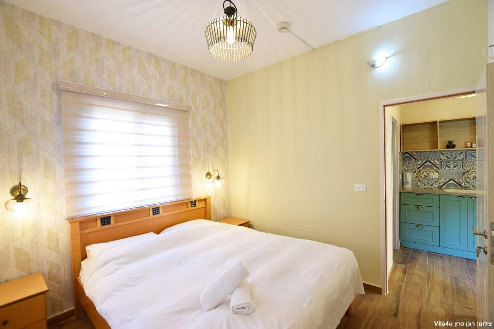 97705 הסוויטות והמתחם המשותף, אחוזה בבוסתן, וילה  בעין אל אסד וילות - Vila 4 U