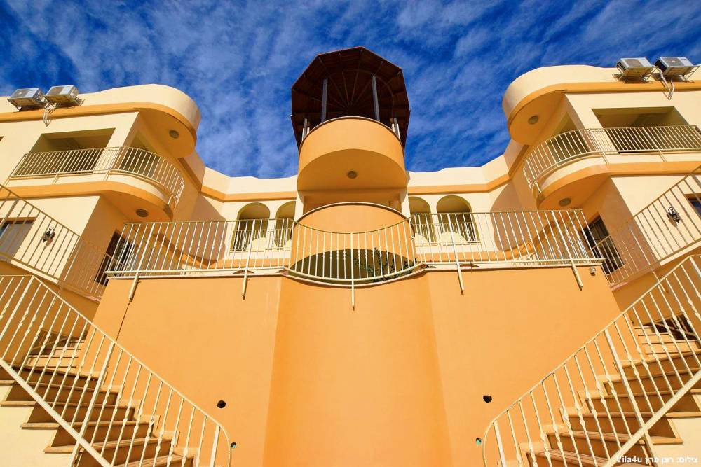 97713 הסוויטות והמתחם המשותף, אחוזה בבוסתן, וילה  בעין אל אסד וילות - Vila 4 U