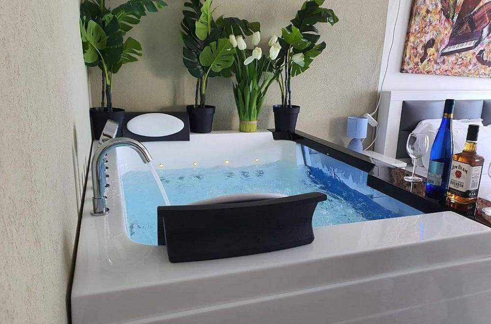 97817 כללי, רויאל חוף צאנז וגקוזי איטלקי מול גלי הים, וילה  בנתניה וילות - Vila 4 U