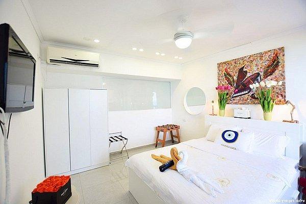 97830 סויטת טרסת העץ המלכותית עם גקוזי וברביקיו מול גלי הים, רויאל חוף צאנז וגקוזי איטלקי מול גלי הים, וילה  בנתניה וילות - Vila 4 U