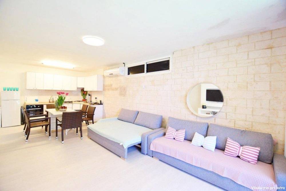 97843 סוויטת כוכב הים עם מרפסת גן 110 מטר וגקוזי איטלקי מול גלי הים, רויאל חוף צאנז וגקוזי איטלקי מול גלי הים, וילה  בנתניה וילות - Vila 4 U