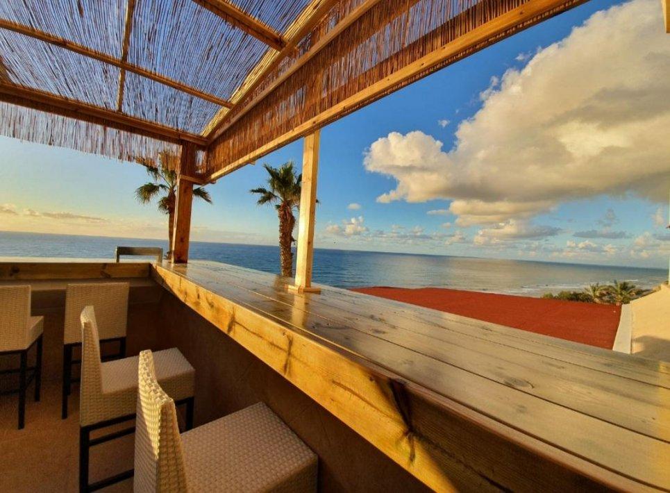 97865 סוויטת הדר לים משפחתית עם מרפסת עץ  ברביקיו וגקוזי איטלקי מול השקיעה, רויאל חוף צאנז וגקוזי איטלקי מול גלי הים, וילה  בנתניה וילות - Vila 4 U