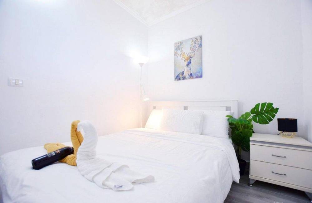 97874 סוויטת  כוכב הים עם מרפסת גן 70 מטר ברביקיו וגקוזי איטלקי מול גלי הים, רויאל חוף צאנז וגקוזי איטלקי מול גלי הים, וילה  בנתניה וילות - Vila 4 U