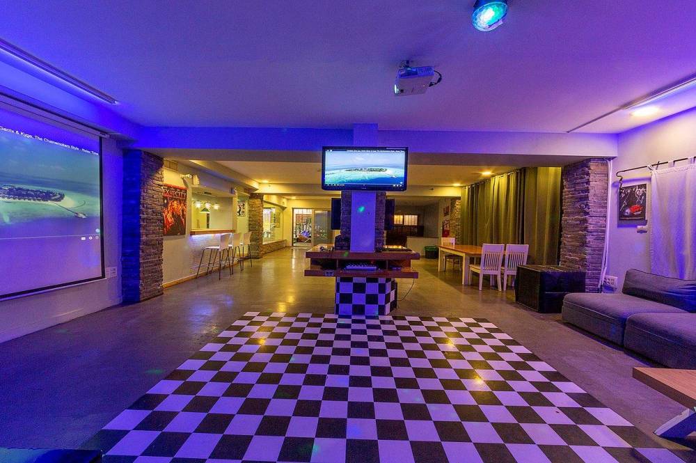 99512 גלרית כללית, לופט מהסרטים, וילה  בנתניה וילות - Vila 4 U