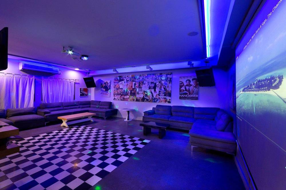 99514 גלרית כללית, לופט מהסרטים, וילה  בנתניה וילות - Vila 4 U