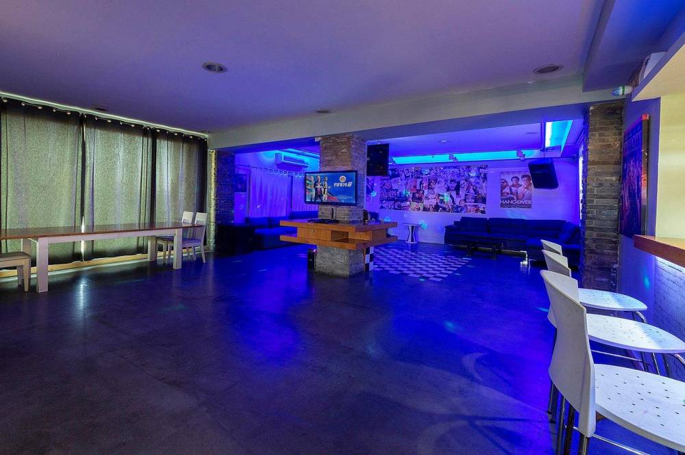 99516 גלרית כללית, לופט מהסרטים, וילה  בנתניה וילות - Vila 4 U