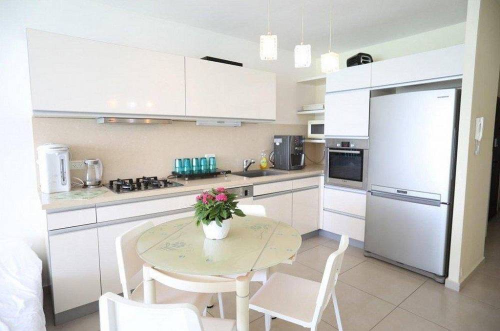 99967 סוויטת רויאל מלכותית עם גקוזי איטלקי בחדר השינה מול גלי הים, רויאל חוף צאנז וגקוזי איטלקי מול גלי הים, וילה  בנתניה וילות - Vila 4 U