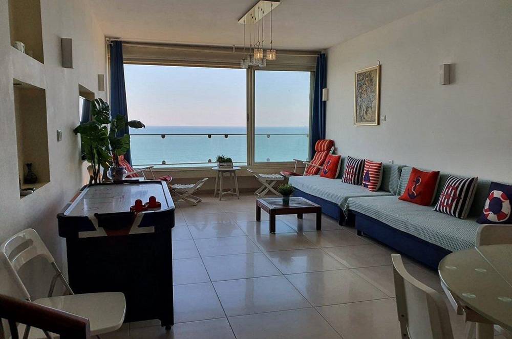 99983 לב הים סוויטה לזוגות וגקוזי איטלקי בצורת לב מול גלי הים, רויאל חוף צאנז וגקוזי איטלקי מול גלי הים, וילה  בנתניה וילות - Vila 4 U