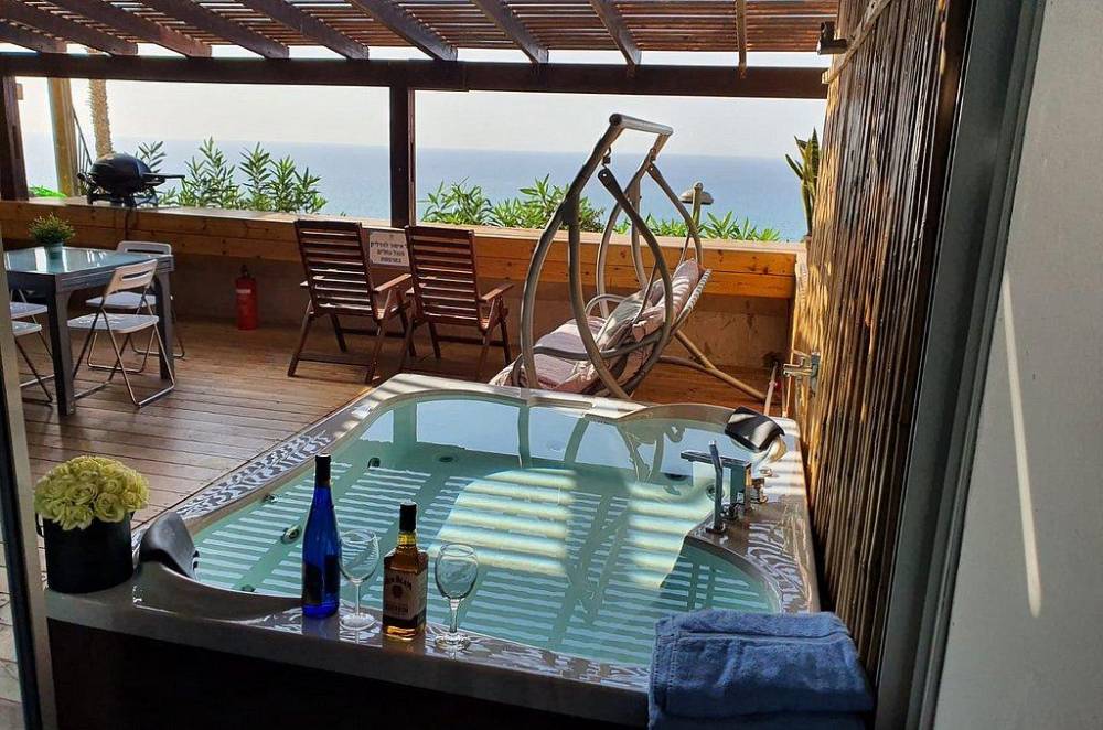 100012 מבחר גקוזים פרטיים וברכות זרמים מרהיבות ופרטיות, רויאל חוף צאנז וגקוזי איטלקי מול גלי הים, וילה  בנתניה וילות - Vila 4 U