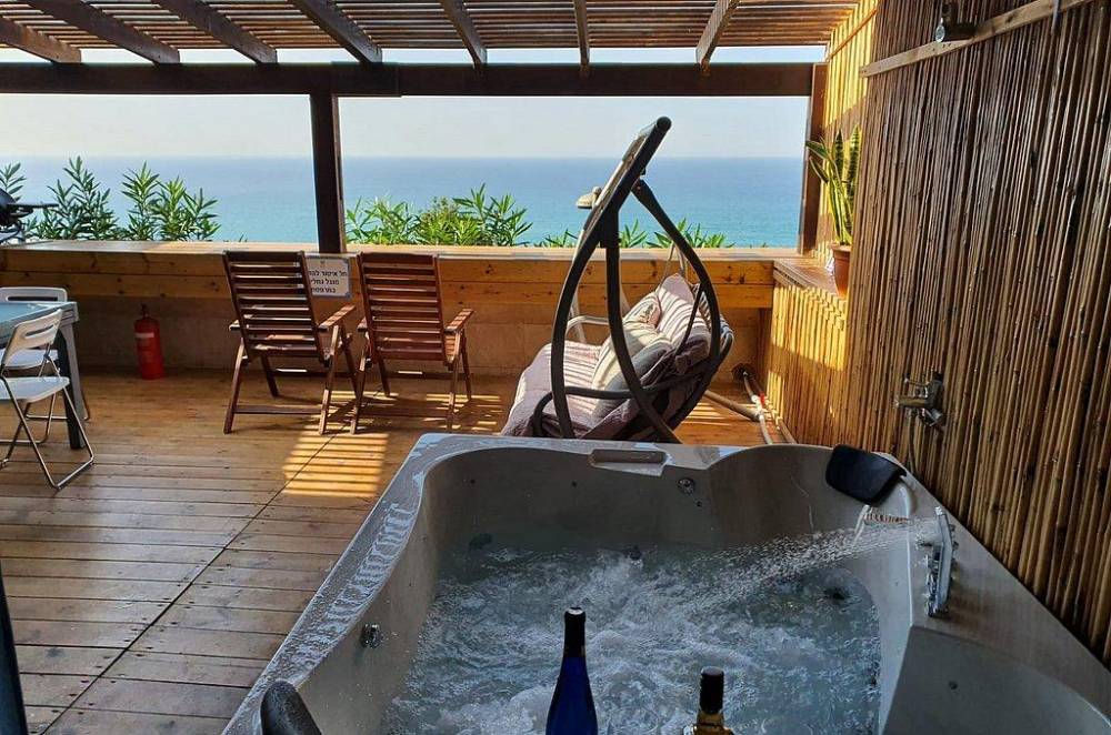 100014 מבחר גקוזים פרטיים וברכות זרמים מרהיבות ופרטיות, רויאל חוף צאנז וגקוזי איטלקי מול גלי הים, וילה  בנתניה וילות - Vila 4 U