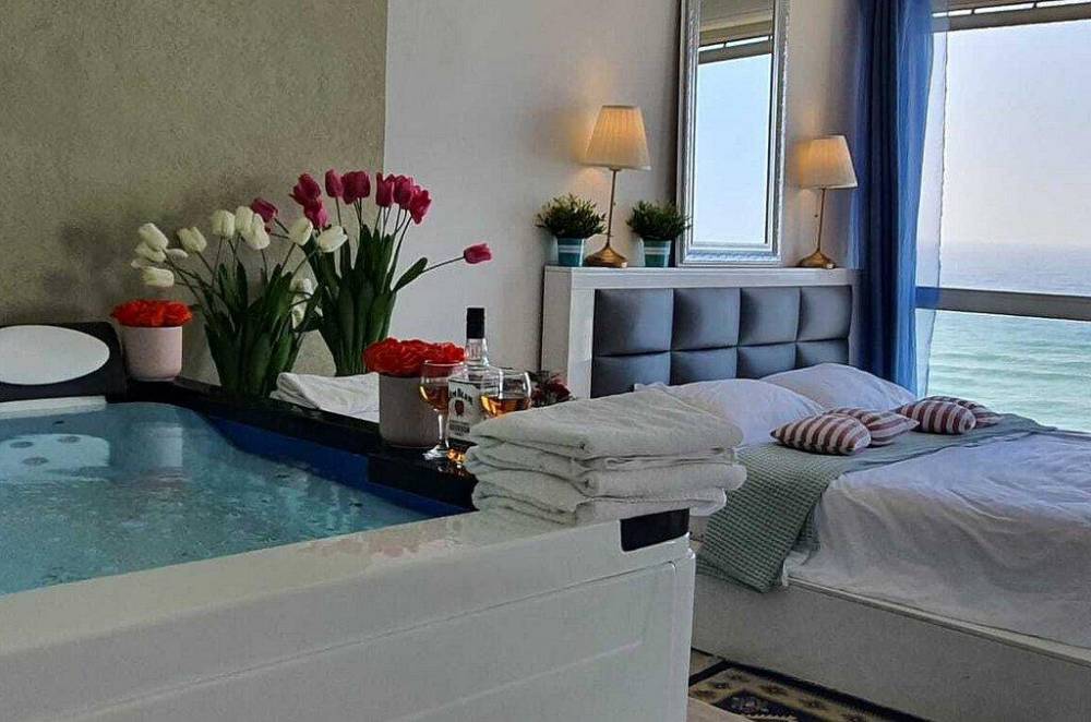 100377 כללי, רויאל חוף צאנז וגקוזי איטלקי מול גלי הים, וילה  בנתניה וילות - Vila 4 U