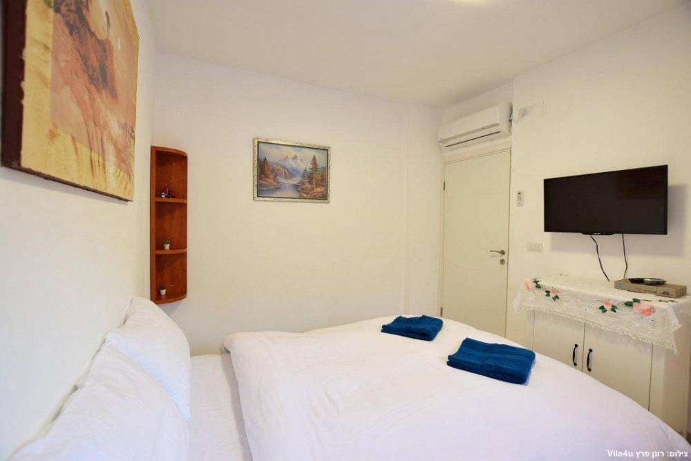 100409 פנים הוילה והחדרים, אחוזת אגם כנרת, וילה  במגדל וילות - Vila 4 U