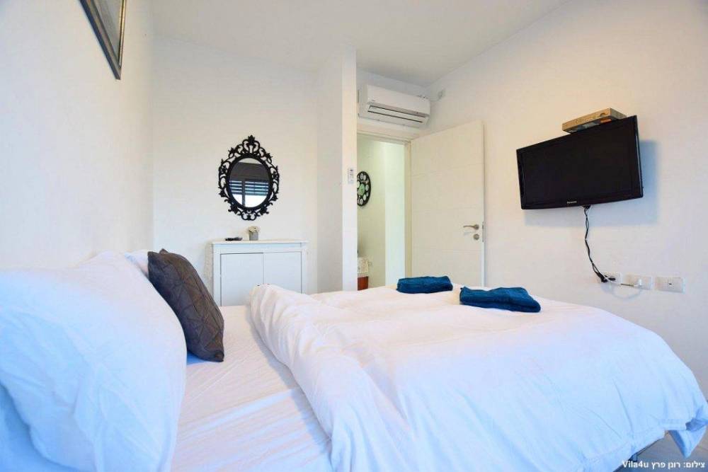 100412 פנים הוילה והחדרים, אחוזת אגם כנרת, וילה  במגדל וילות - Vila 4 U